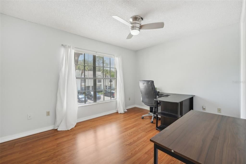 For Sale: $239,000 (2 beds, 1 baths, 1121 Square Feet)