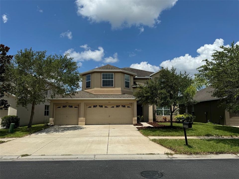 Active With Contract: $3,200 (6 beds, 3 baths, 3138 Square Feet)