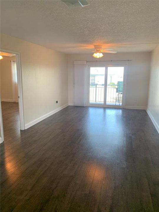 For Rent: $2,200 (2 beds, 1 baths, 1000 Square Feet)