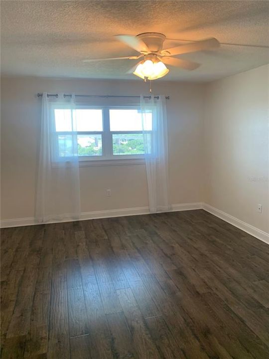 For Rent: $2,200 (2 beds, 1 baths, 1000 Square Feet)