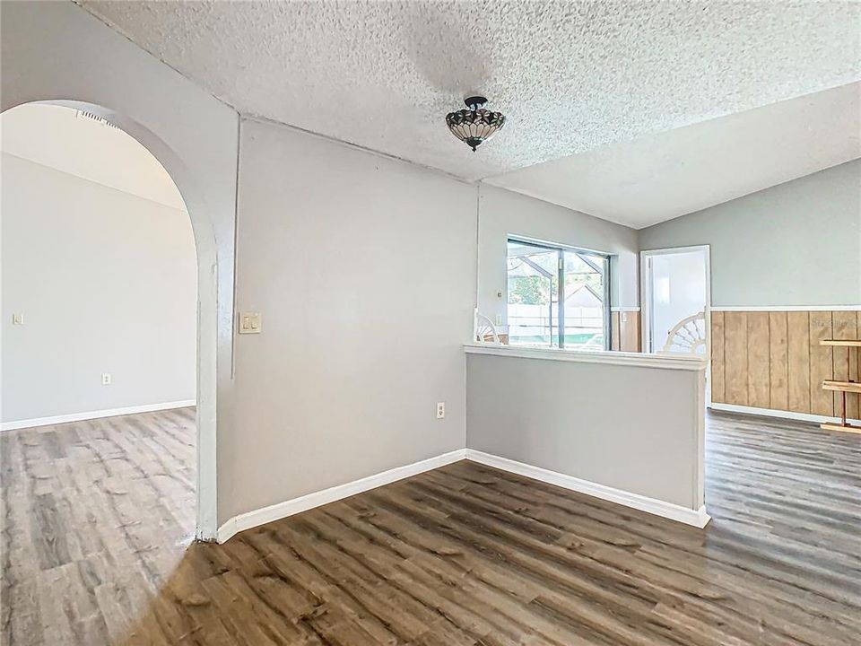 For Sale: $349,900 (3 beds, 2 baths, 1902 Square Feet)