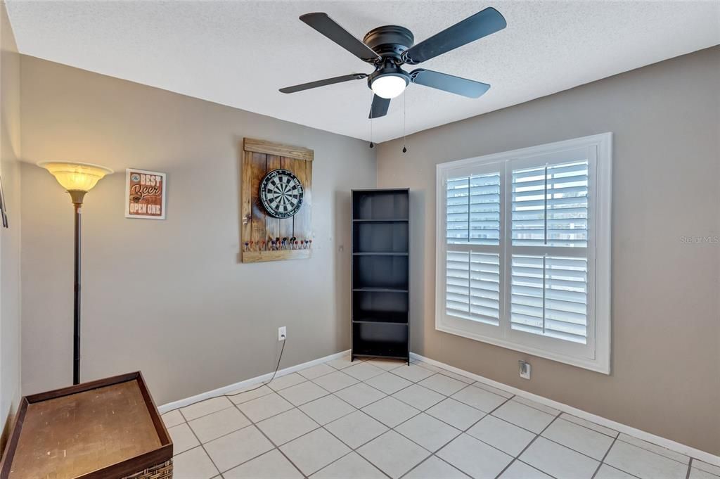 For Sale: $289,000 (3 beds, 2 baths, 1100 Square Feet)