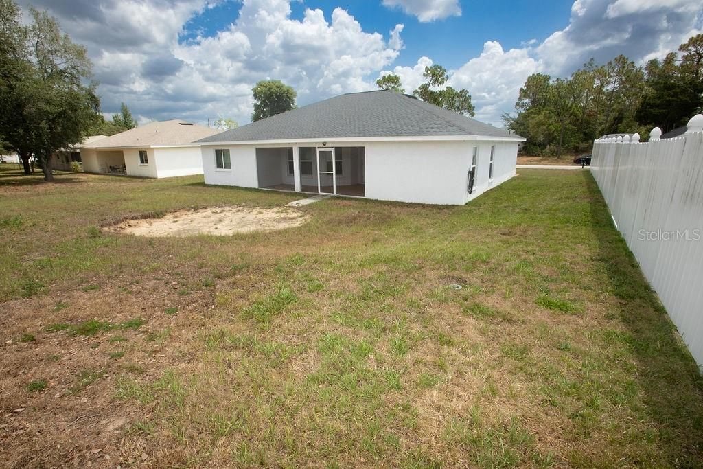 For Sale: $360,000 (3 beds, 2 baths, 1904 Square Feet)