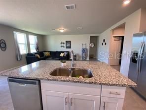 For Rent: $1,975 (3 beds, 2 baths, 1506 Square Feet)