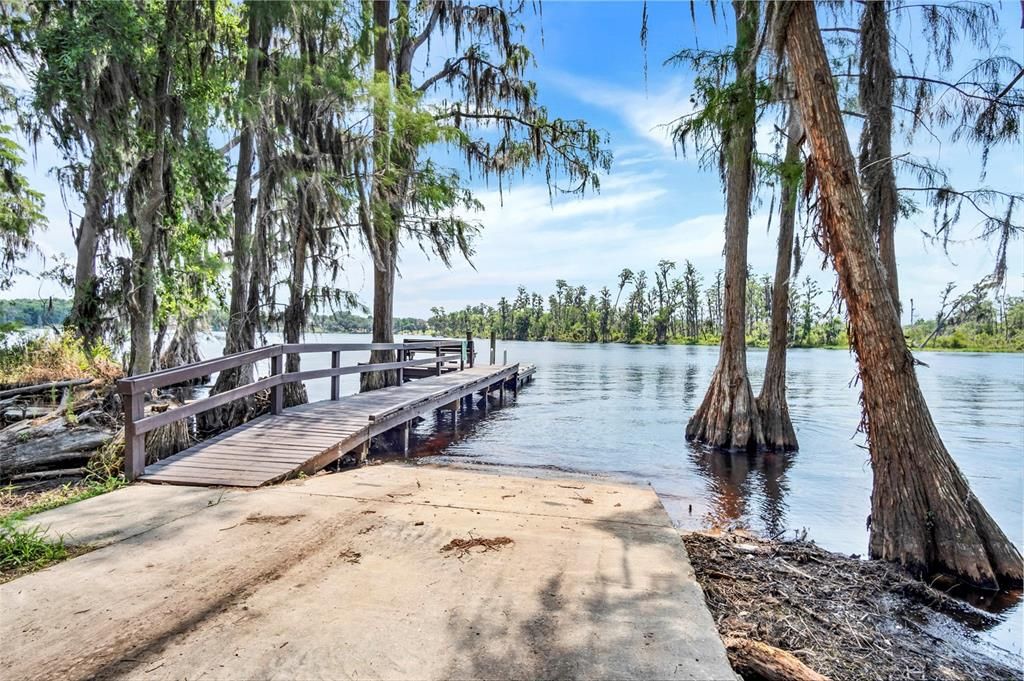 Commuity boat ramp