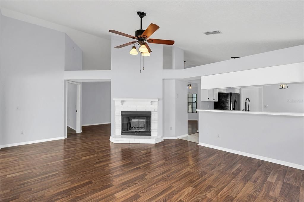 For Sale: $405,000 (3 beds, 2 baths, 1563 Square Feet)