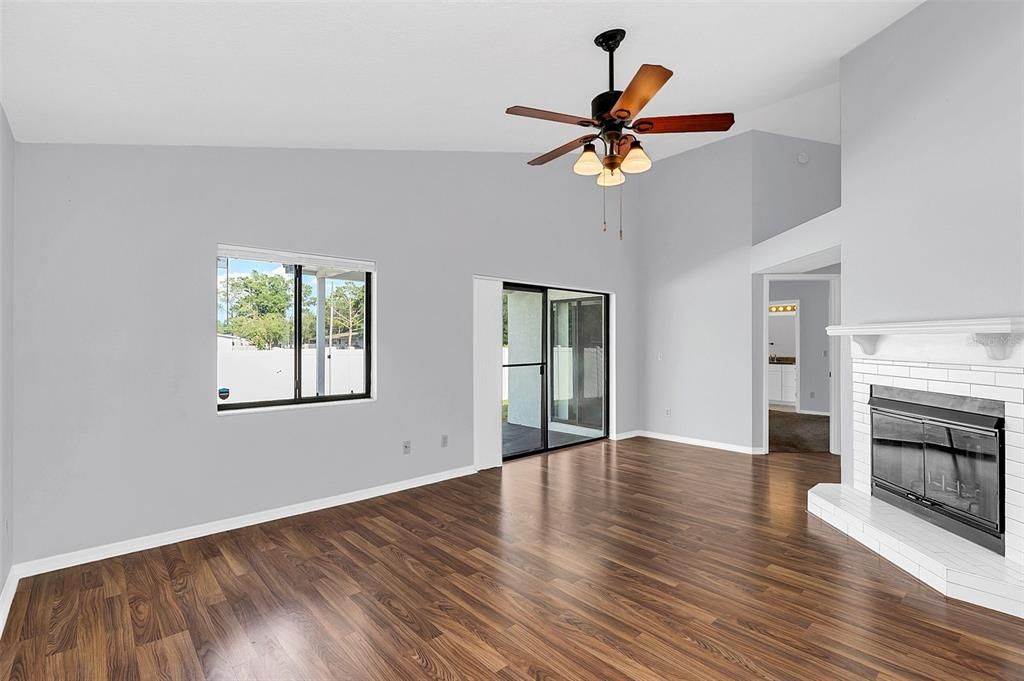 For Sale: $405,000 (3 beds, 2 baths, 1563 Square Feet)