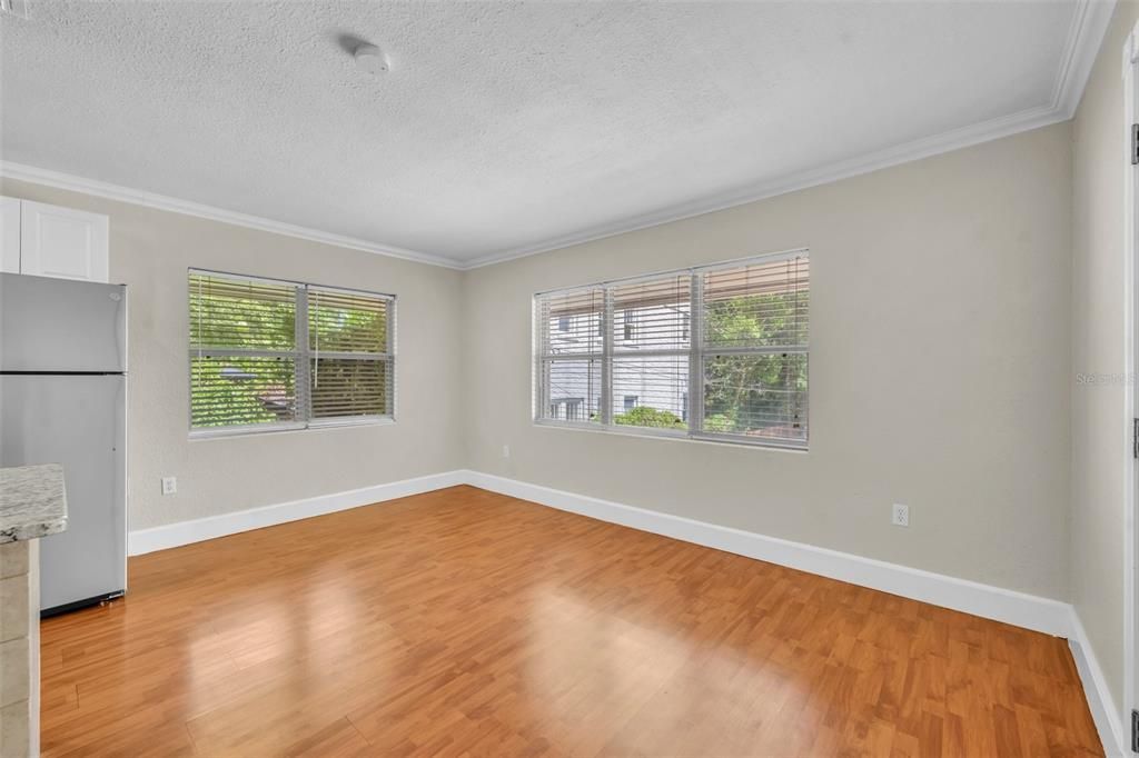 For Sale: $240,000 (1 beds, 1 baths, 540 Square Feet)