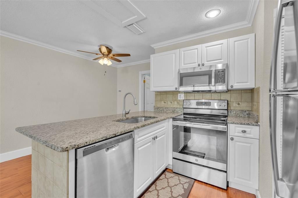 For Sale: $240,000 (1 beds, 1 baths, 540 Square Feet)