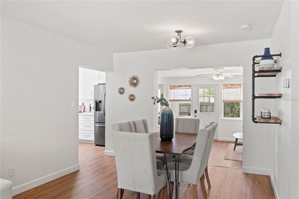 Active With Contract: $474,500 (2 beds, 1 baths, 1303 Square Feet)