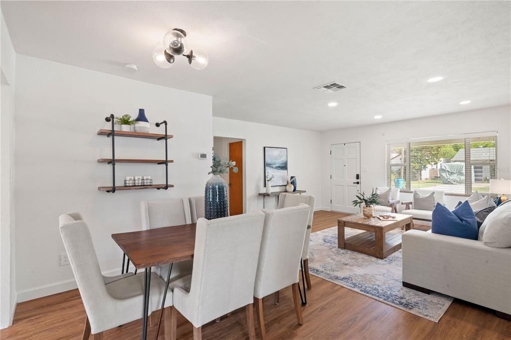 Recently Sold: $474,500 (2 beds, 1 baths, 1303 Square Feet)