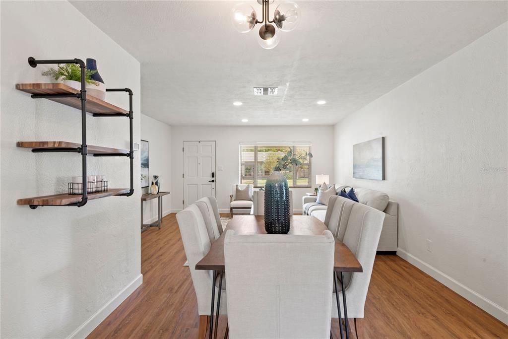 Recently Sold: $474,500 (2 beds, 1 baths, 1303 Square Feet)