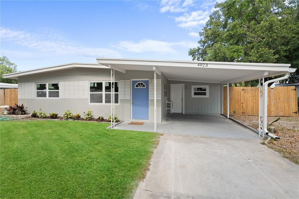 For Sale: $299,900 (3 beds, 2 baths, 1300 Square Feet)