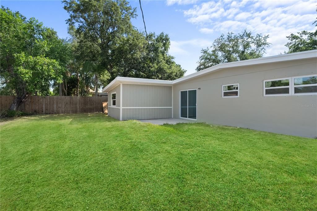 For Sale: $299,900 (3 beds, 2 baths, 1300 Square Feet)