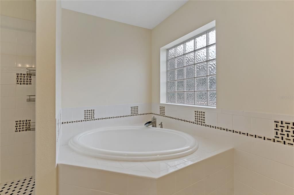 Garden Tub in Primary Bath