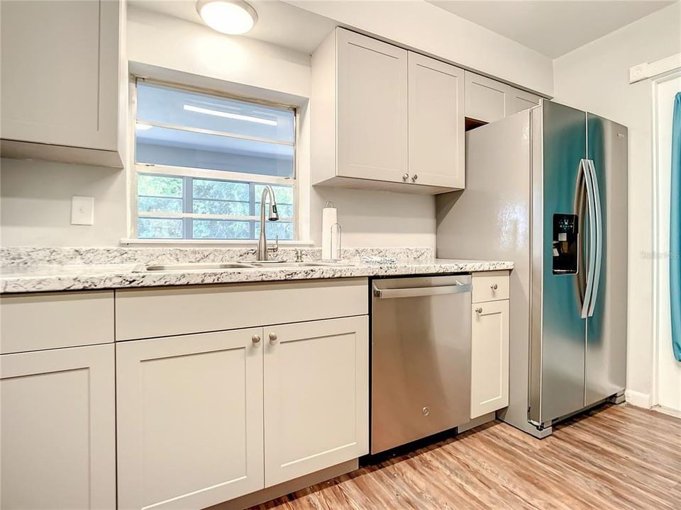 For Sale: $299,900 (3 beds, 2 baths, 1356 Square Feet)