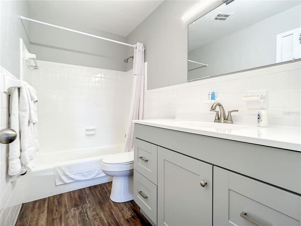 Active With Contract: $289,900 (3 beds, 2 baths, 1356 Square Feet)