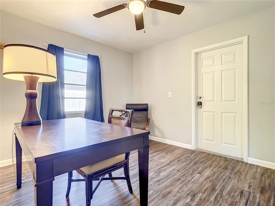 Active With Contract: $289,900 (3 beds, 2 baths, 1356 Square Feet)