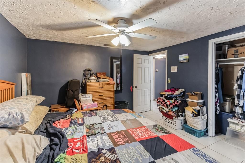 Active With Contract: $159,000 (2 beds, 1 baths, 1080 Square Feet)