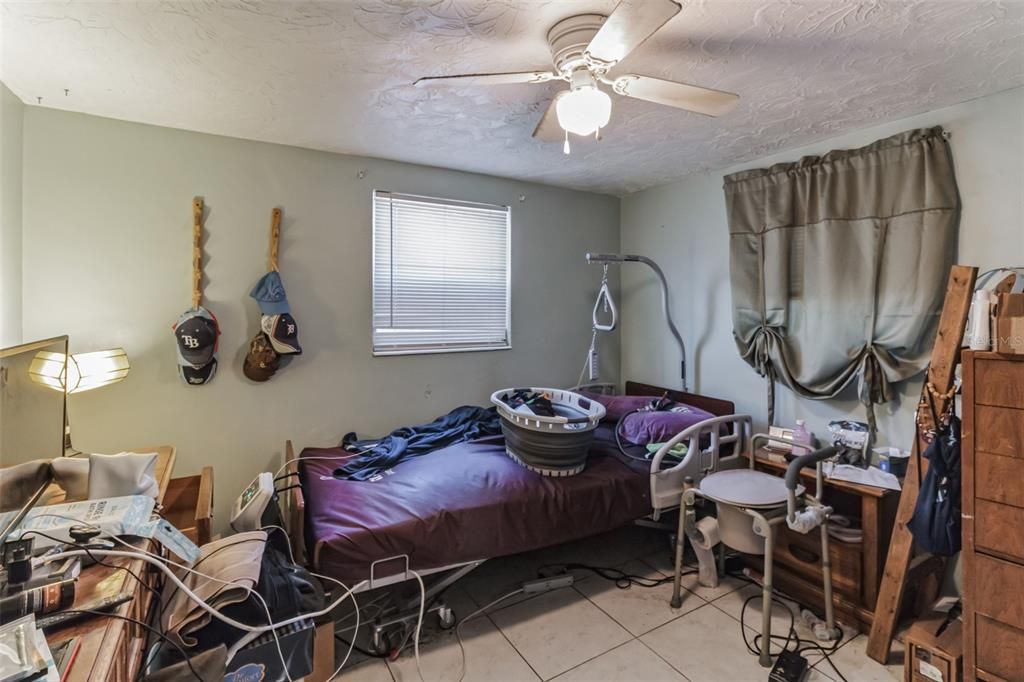 Active With Contract: $159,000 (2 beds, 1 baths, 1080 Square Feet)