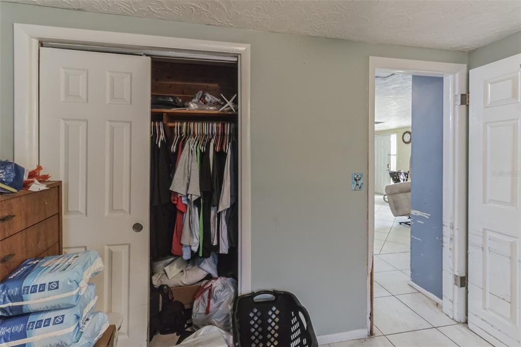 Active With Contract: $159,000 (2 beds, 1 baths, 1080 Square Feet)