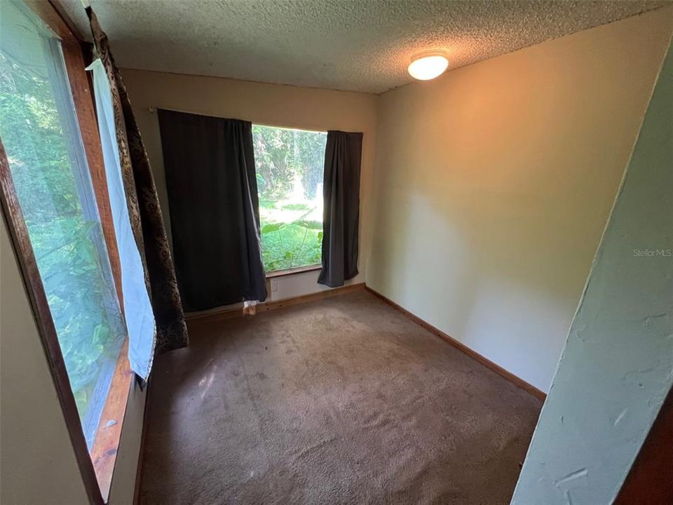 Bonus Room/Den Carpeted