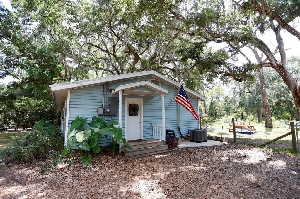 For Sale: $315,000 (3 beds, 2 baths, 1400 Square Feet)