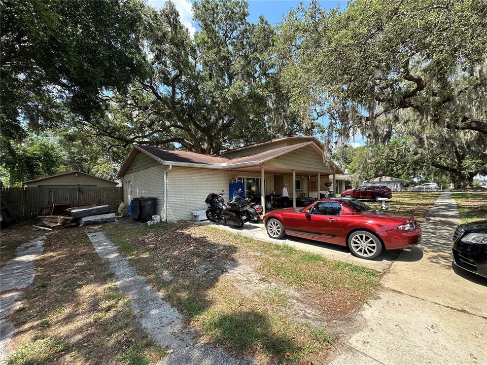 Active With Contract: $270,000 (4 beds, 3 baths, 2208 Square Feet)