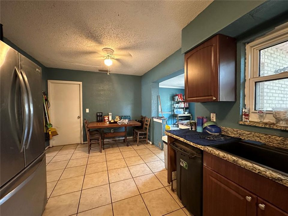 Active With Contract: $270,000 (4 beds, 3 baths, 2208 Square Feet)