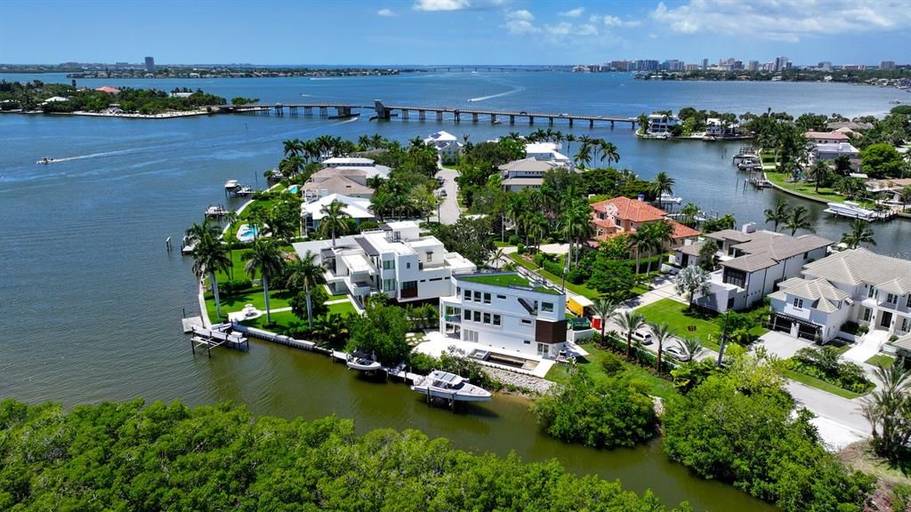 Active With Contract: $6,500,000 (4 beds, 3 baths, 3069 Square Feet)