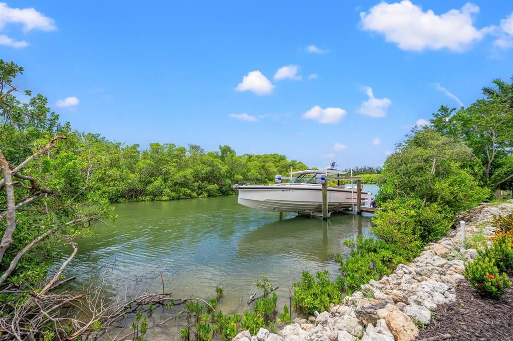 Active With Contract: $6,500,000 (4 beds, 3 baths, 3069 Square Feet)