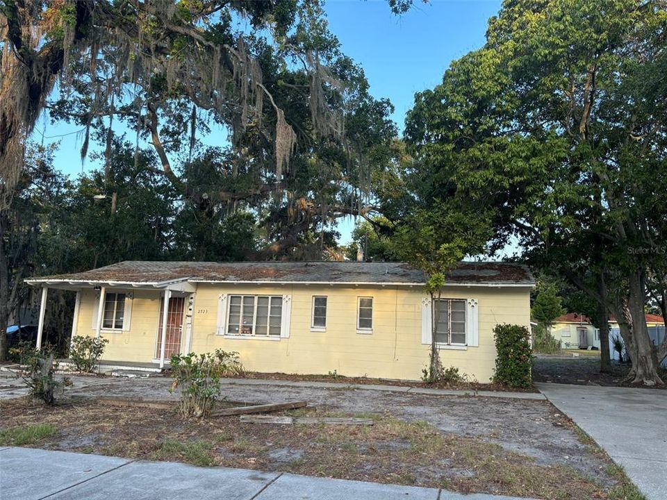 Recently Rented: $2,495 (3 beds, 2 baths, 1252 Square Feet)