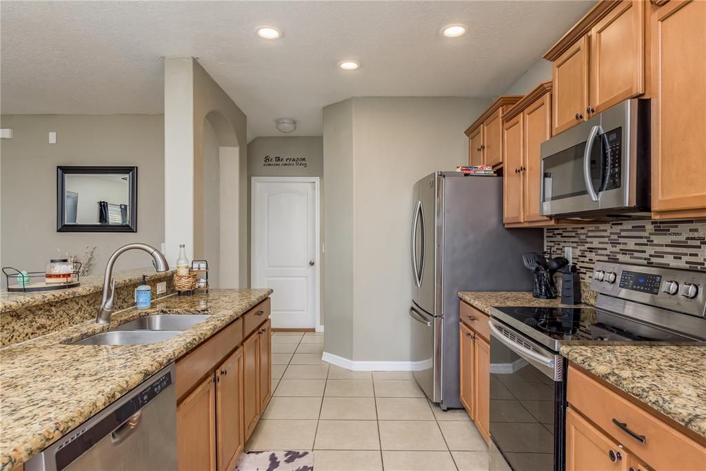 For Sale: $375,000 (4 beds, 2 baths, 1799 Square Feet)