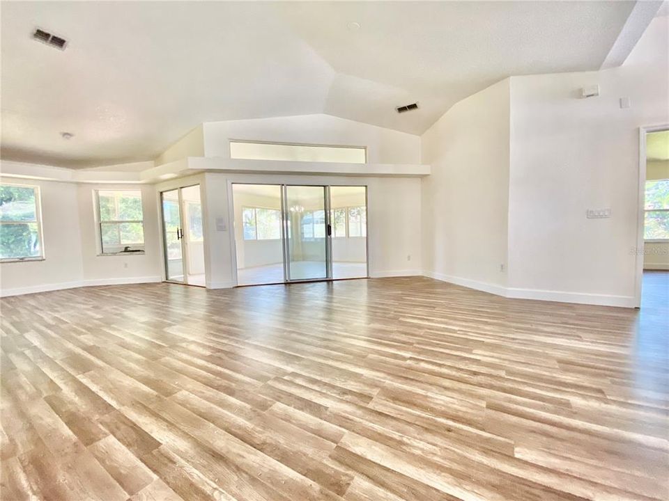 Active With Contract: $359,000 (3 beds, 2 baths, 1908 Square Feet)