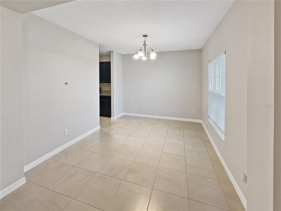 For Sale: $375,000 (3 beds, 2 baths, 1683 Square Feet)