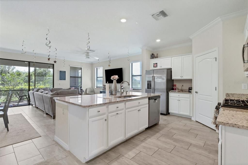 Active With Contract: $3,200 (3 beds, 3 baths, 2219 Square Feet)