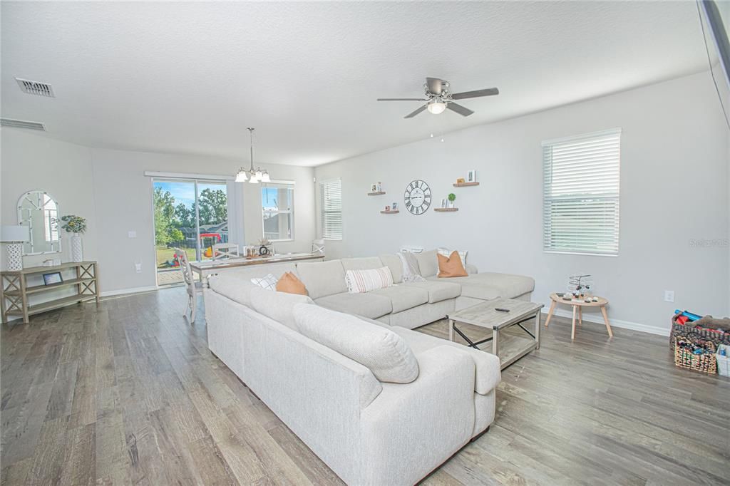 Active With Contract: $455,000 (4 beds, 2 baths, 1983 Square Feet)