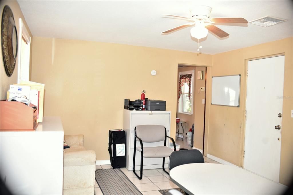 Active With Contract: $739,000 (1 beds, 1 baths, 752 Square Feet)