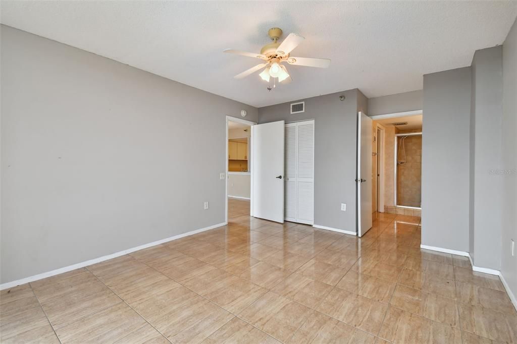 For Sale: $184,900 (1 beds, 1 baths, 750 Square Feet)