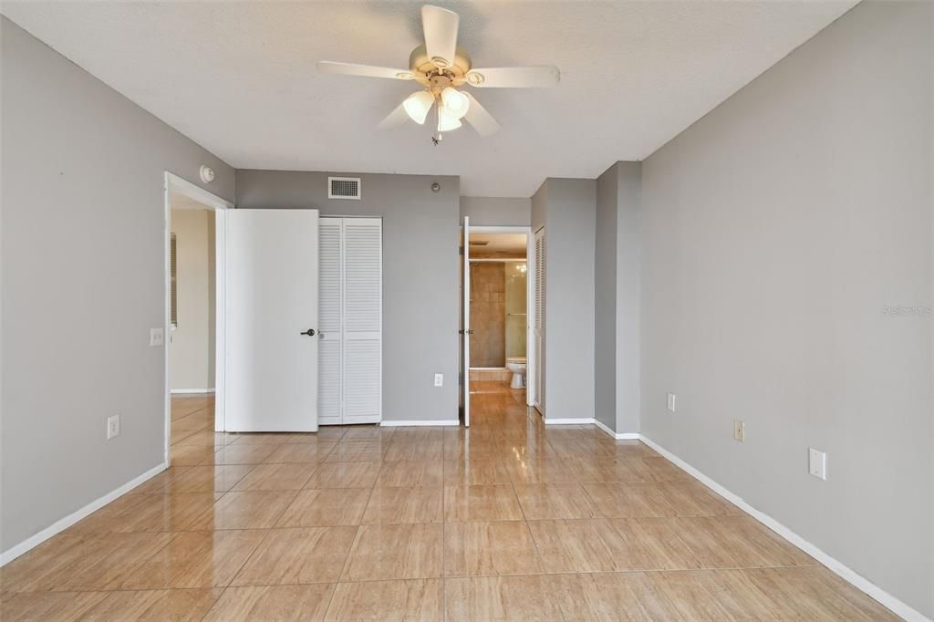 For Sale: $184,900 (1 beds, 1 baths, 750 Square Feet)