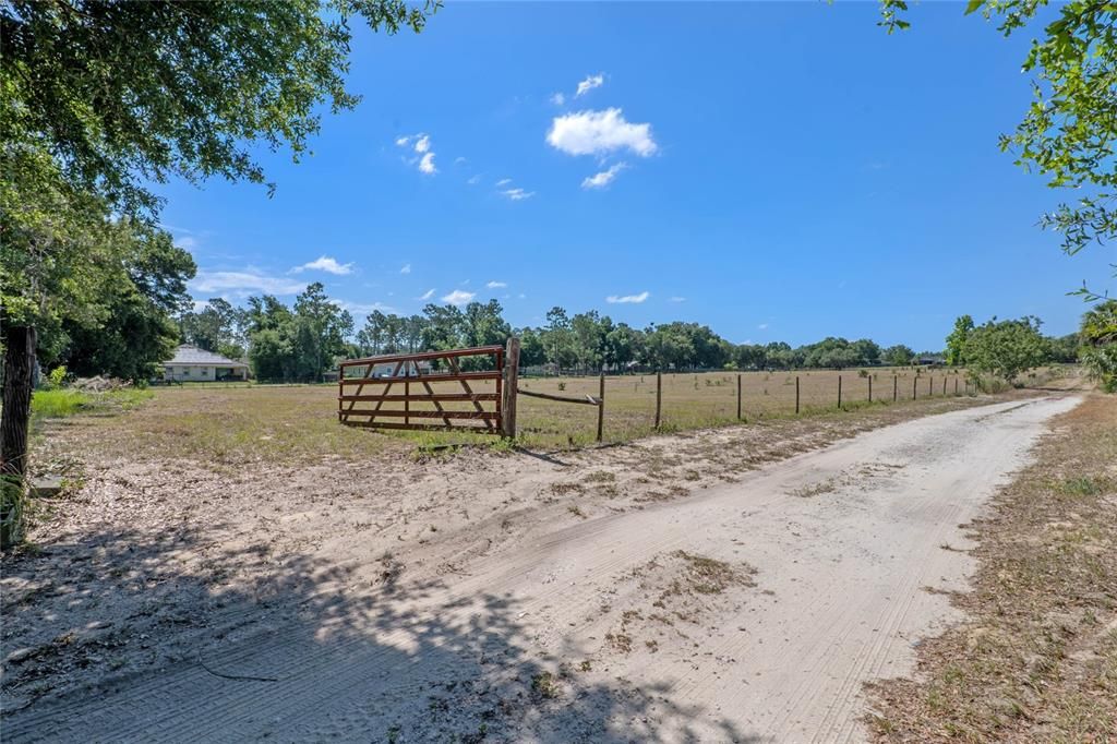 For Sale: $2,868,000 (21.21 acres)