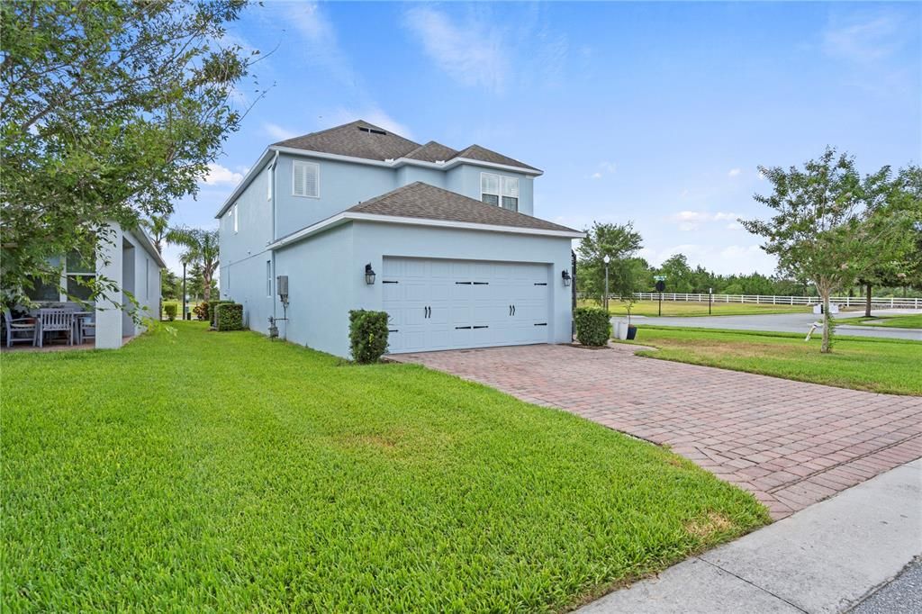 Active With Contract: $700,000 (3 beds, 3 baths, 2721 Square Feet)