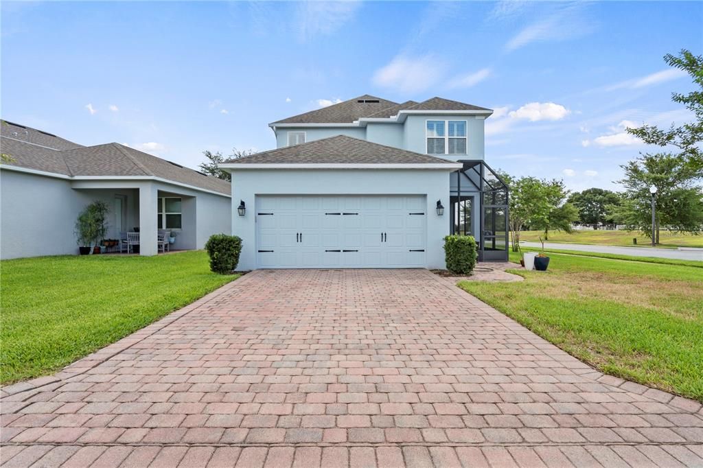 Active With Contract: $700,000 (3 beds, 3 baths, 2721 Square Feet)