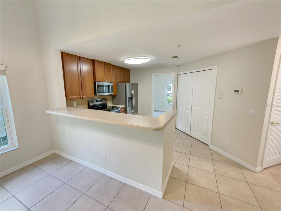 Active With Contract: $260,000 (3 beds, 2 baths, 1017 Square Feet)