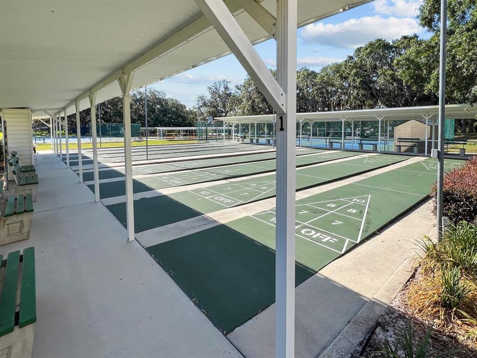 No, this is not a dream, it's really an indoor court!!!