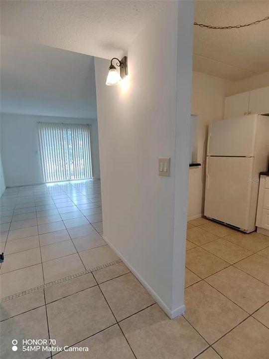 For Rent: $1,300 (1 beds, 1 baths, 770 Square Feet)