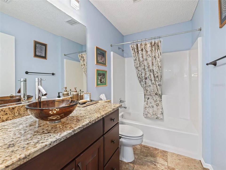 For Sale: $309,000 (2 beds, 2 baths, 1198 Square Feet)