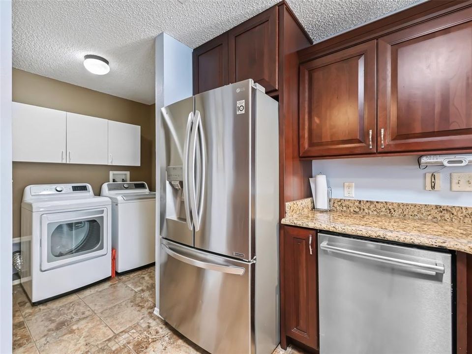 For Sale: $309,000 (2 beds, 2 baths, 1198 Square Feet)