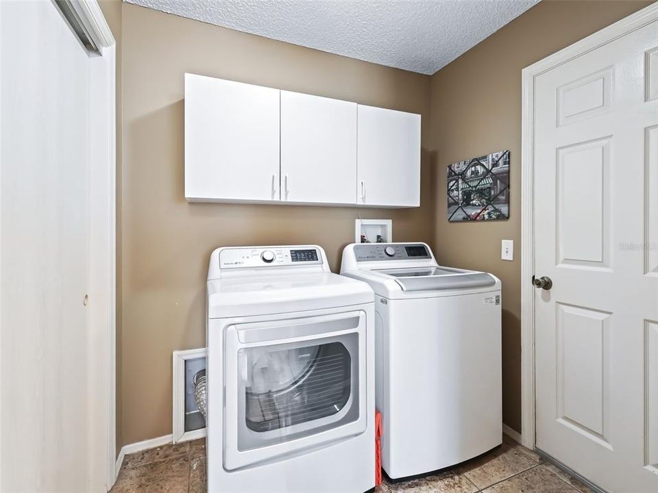 For Sale: $290,000 (2 beds, 2 baths, 1198 Square Feet)