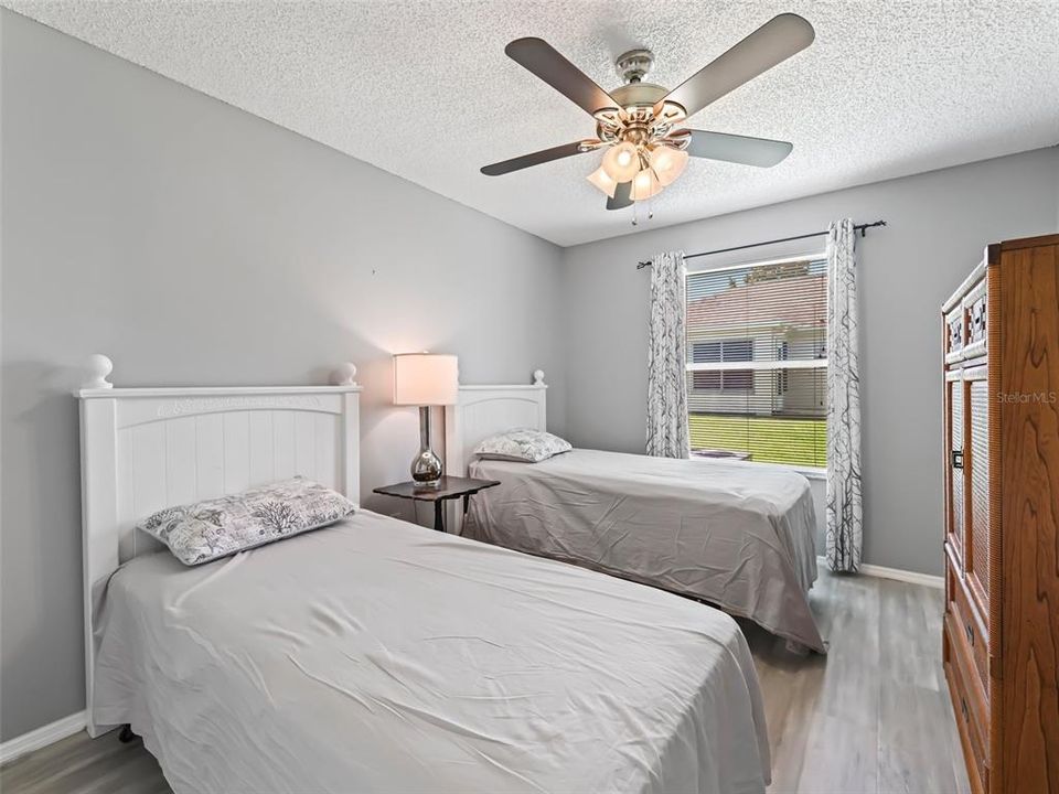 For Sale: $309,000 (2 beds, 2 baths, 1198 Square Feet)